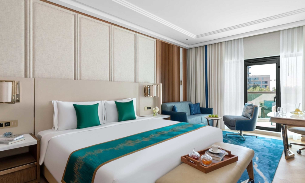 LuxuryResortViewRoomKingBed