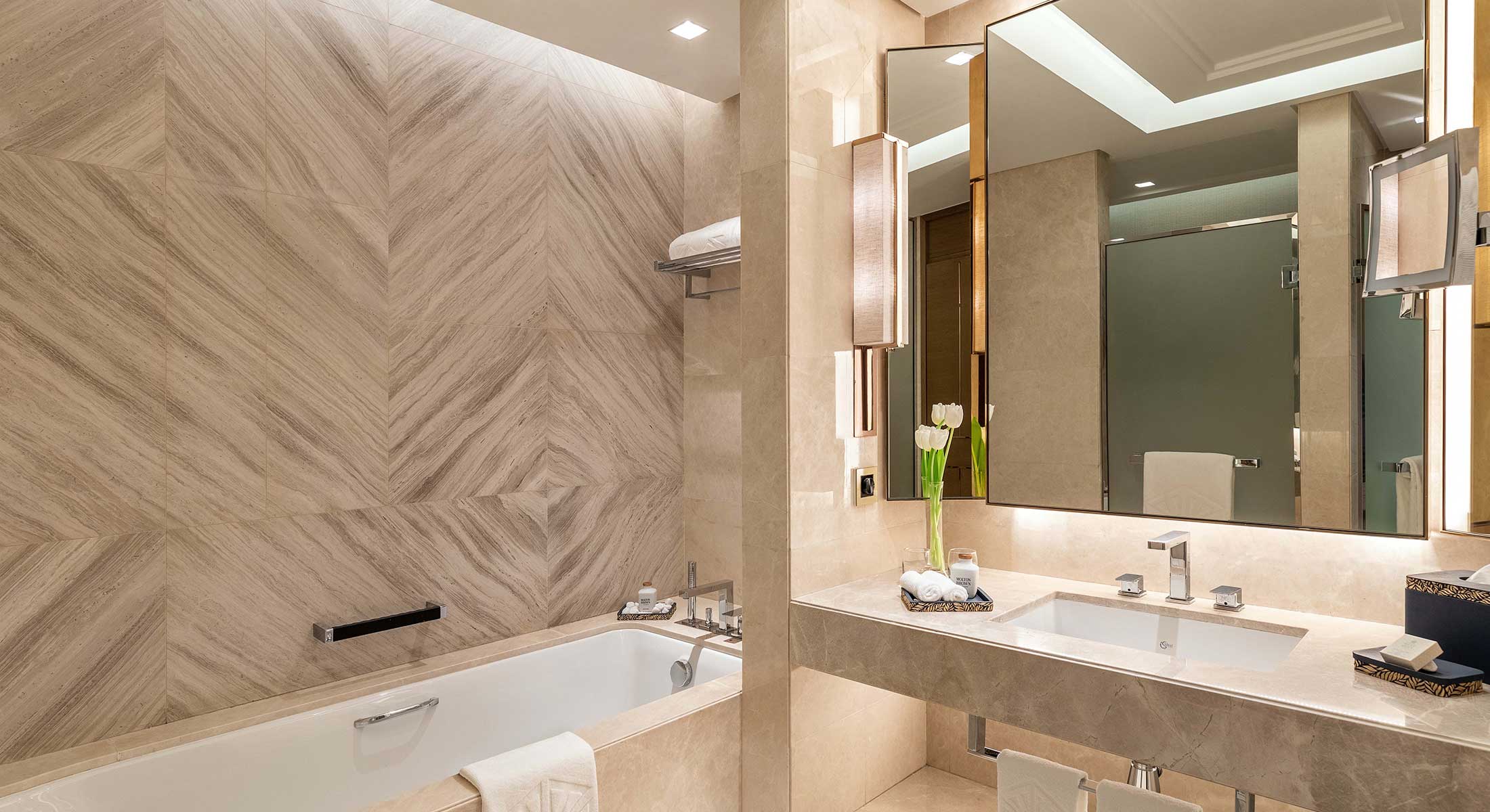 LuxurySeaViewRoomBathroom