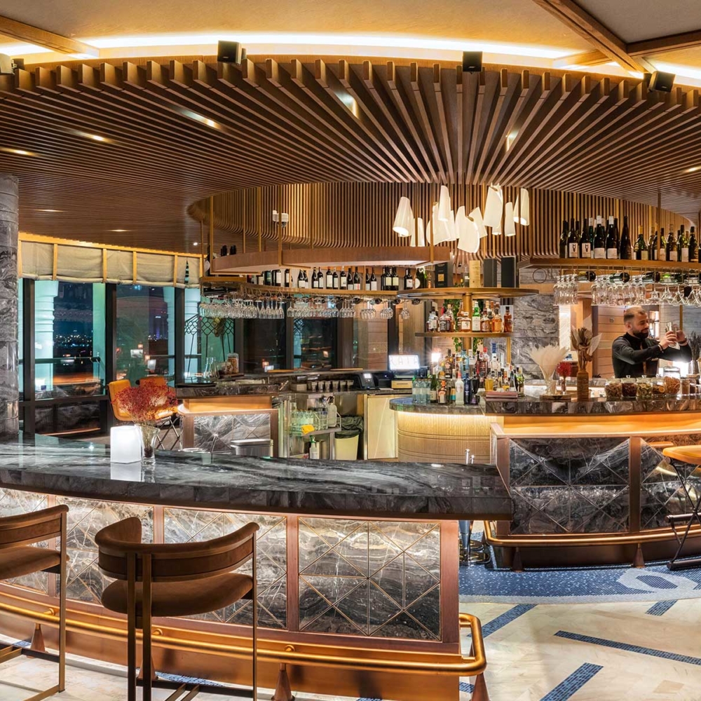 Raia Restaurant  Lounge