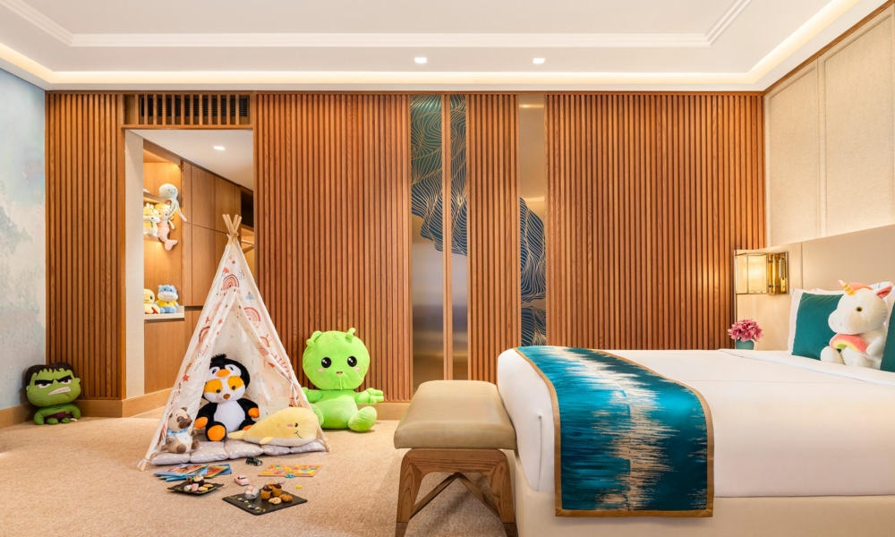 LuxuryFamilyRoomKingBed