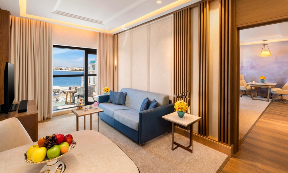 LuxurySuitePalmSeaView