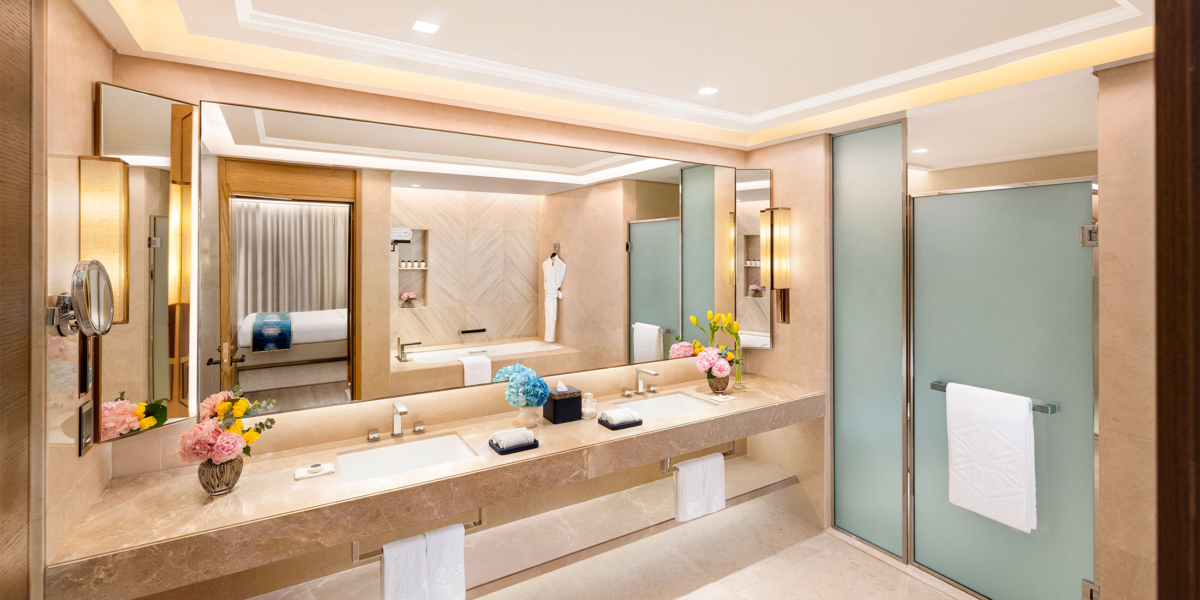 LuxurySuitePalmSeaView