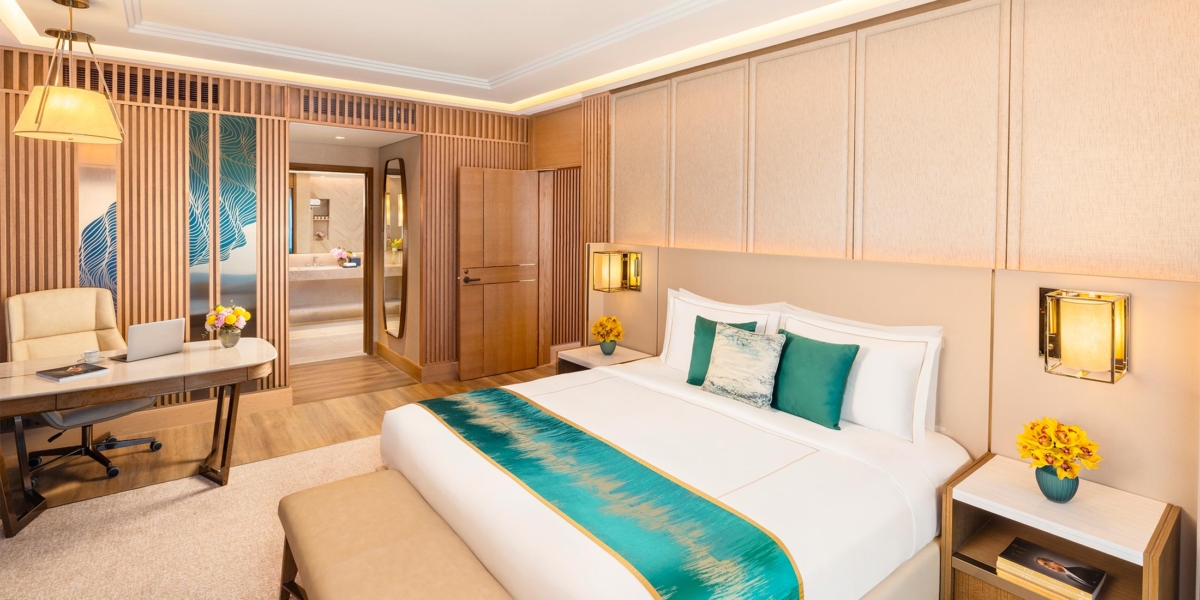 LuxurySuitePalmSeaView